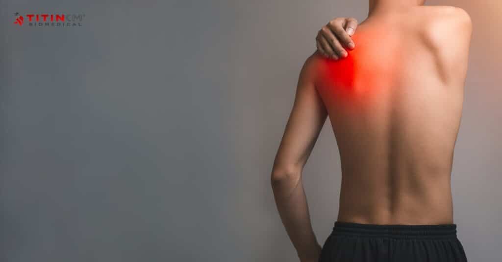 Patient using Humero Tech C1 for tendonitis recovery